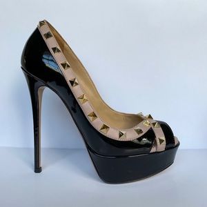 Authentic Pre-owned Valentino Rockstuds Sz35
